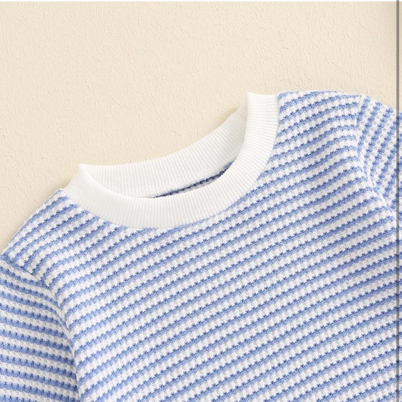 NIP Blue White Bubble Waffle Knit Onesie - Picture 2 of 3